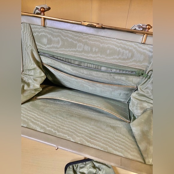 Vintage Floral Needlepoint Hand Purse - Picture 5 of 10